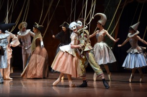 Jessica Burrows as Columbina, Xia Jun as Arlecchino, Hong Kong Ballet Dancers as Marionettes | Photographer: Tony Luk